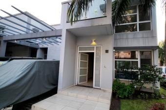 Deux villas  vendre au Quartier GB Ngaliema 