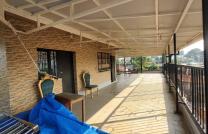 Parcelle de 10msur25 contenant une maison de R+2 de 7 ch en vente à Delvaux 250000 dollars les images parlent d'elles même  mediacongo