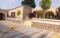 Parcelle Villa situé à Mont Ngafula au Quartier maman Mobutu très bon emplacement l'avenue est asphalte  mediacongo