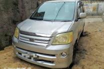 TOYOTA NOHA A VENDRE  automobile_motos_velos_engins_et_pieces