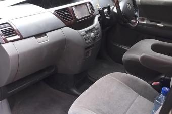 TOYOTA NOHA A VENDRE 