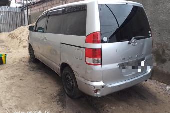 TOYOTA NOHA A VENDRE 