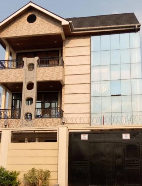 Magnifique immeuble  revenus
