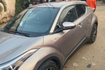 TOYOTA CHR HYBRIDE A VENDRE 