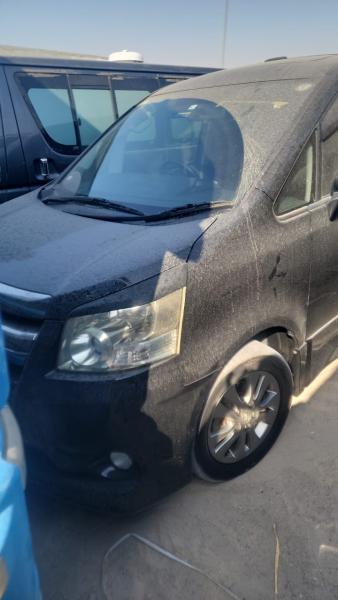 TOYOTA NOHA SANS PLAQUE A VENDRE 