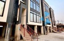  10 appartements identiques en duplex confortable en construction mis en vente dans une concession dans la commune de lingwala/24   Réf : université révérend Kim  mediacongo