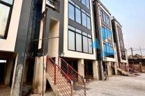  10 appartements identiques en duplex confortable en construction mis en vente dans une concession dans la commune de lingwala/24   Réf : université révérend Kim  immobilier_vente_location