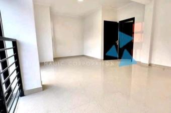  10 appartements identiques en duplex confortable en construction mis en vente dans une concession dans la commune de lingwala24   Rf  universit rvrend Kim 