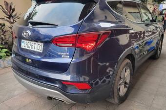 HYUNDAI SANTAFE 2017 A VENDRE A KINSHASA 