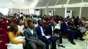 Dieu a envoy lEsprit de son Fils dans nos curs criant Abba Pre. Galates 4. 6