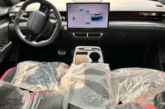 JETOUR 2023 PLAQUE BT  PRIX  43.000 LISOLO MUKIE KK.   AUTOMATIQUE ESSENCES 900 KILOMTRES CLIMATISATION IMPECCABLES FULLS OPTIONS LOCALISATION GOMBE
