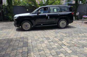 PRADO VX.R AUTHENTIQUE 