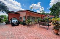 VOUS ÊTES À LA RECHERCHE D’UNE VILLA REPOSANTE AU CŒUR DE MACAMPAGNE ? NE CHERCHEZ PLUS ! UNE OPPORTUNITÉ EXCEPTIONNELLE VOUS ATTEND. mediacongo