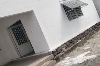 Parcelle bien situe avec une grande maison  Bon march libanaisBarumbu 