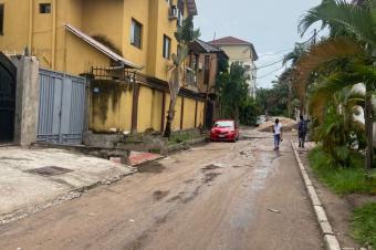 Parcelle dote dun btiment avec 4 appartements type locataires  Ngaliema au Quartier Mimosas 