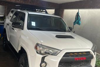 Jeep de marque Toyota 4Runner Anne de fabrication 2020 30600km Sans plaque Tout ok  Toiture avec ouverture Prix 46.500  Localisation UPN die