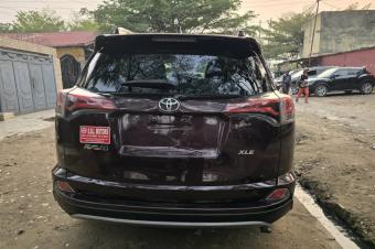 TOYOTA NEW RAV4 non hybrid  Sans plaque  Anne de Fab 2018 Couleur dorigine  Volant gauche  Toit ouvrant  Climatis  Faible kilomtrage  Intrieur en cuire Jantes chromes   18