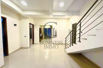 GBUSINESS IMMO VOUS PROPOSE  LA VENTE UNE MAGNIFIQUE VILLA DUPLEX SITUE AU SEIN DUNE EXCEPTIONNELLE CONCESSION COMPOSE DE 8 VILLAS IDENTIQUES