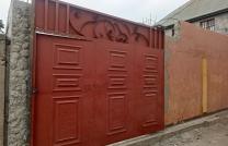 Parcelle à vendre avec une maison basse à proximité du boulevard Lumumba après l'aéroport international de N'djili au Quartier Terre jaune Commune de la N'sele mediacongo
