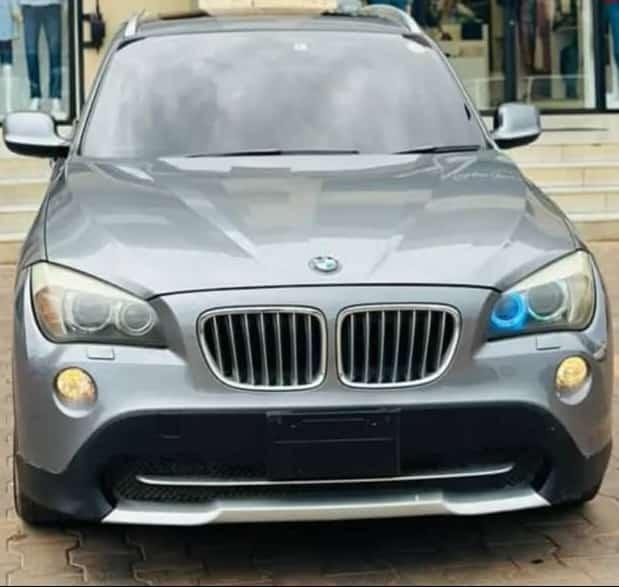 BMW X1 2012 Sans plaque  Toit panoramique  Volant droit full option  Autom Essence 4 cylindres  Climatiser Intrieur cuir  13.500  discuter  Localisation appel  Offre direct