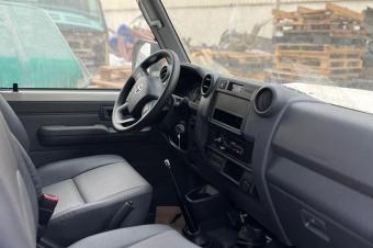 6 PICES DES TOYOTA LAND CRUISER LX 77 2025 SANS PLAQUE  PRIX  68.000 PAR PICES.   MANUELS DIESELS 00.0 KILOMTRES CLIMATISATION IMPECCABLES V6LOCALISATION KITAMBO