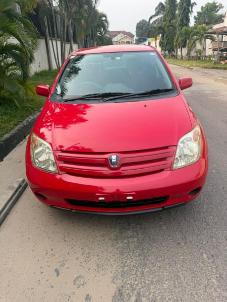 TOYOTA IST A VENDRE 