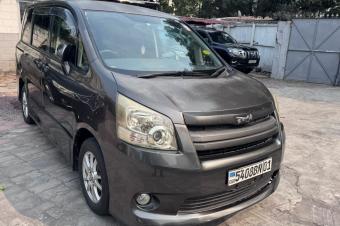 TOYOTA NOHA A VENDRE  KINSHASA 