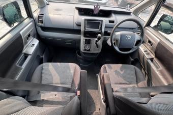 TOYOTA NOHA A VENDRE  KINSHASA 