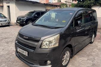 TOYOTA NOHA A VENDRE  KINSHASA 