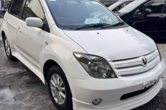 TOYOTA IST SANS PLAQUE  VENDRE 