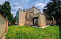 G-BUSINESS IMMO MET À VOTRE DISPOSITION LA VENTE D’UNE SUPERBE VILLA MODERNE ET 5 VILLAS EN LOCATION, AU SEIN D’UNE CONCESSION PRIVÉE DE 21 VILLAS LÉGÈREMENT IDENTIQUES mediacongo