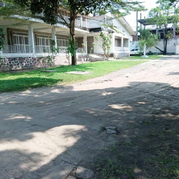 Villa  Pigeon 50 sur 50m 1.200.000