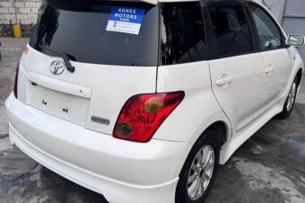 TOYOTA IST SANS PLAQUE  VENDRE 