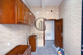 GBUSINESS IMMO MET  VOTRE DISPOSITION LA LOCATION DE SUPERBES APPARTEMENTS DE TYPE A ET B RCEMMENT CONSTRUITS SITUS EN PLEIN CUR DE KINTAMBO.