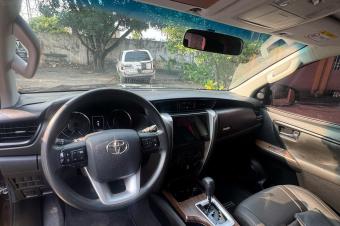 Toyota fortuner authentique 2022 Avec plaque rcente  Couleur dorigine partout  Prix 43000