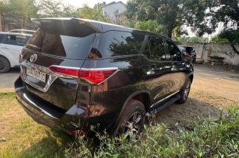 Toyota fortuner authentique 2022 Avec plaque rcente  Couleur dorigine partout  Prix 43000