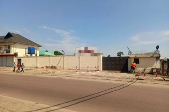 Vente parcelle sur boulevard Lumumba usage commercial  kinkoleNsele 