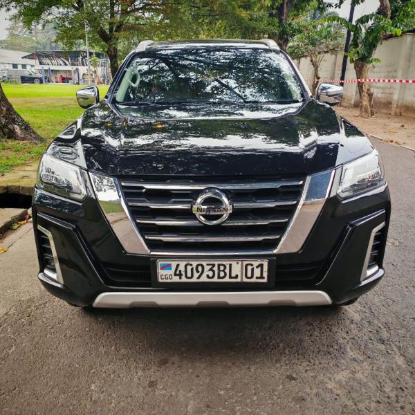 Nissan Xterra Titanium Annee  20212022 Full option  Automatique Steptronique Essence 6 cylindre Demarrage bouton Interior semi Cuire Siege electrique  4 x 4 3