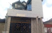 Parcelle inclus d'un immeuble d'un niveau type locatifs à Ngiri Ngiri mediacongo