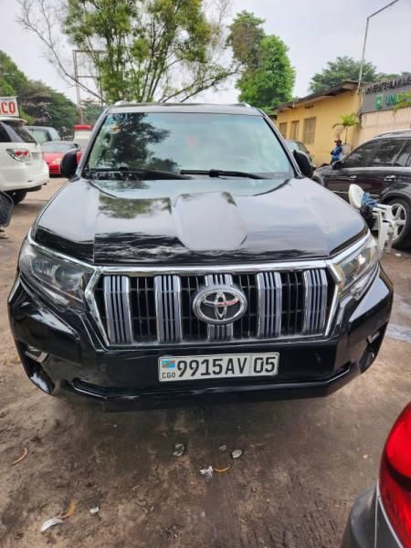 Prado TXL  2012 modifier 2020 Volant gauche  Full option Autom  Essence 2TR 4x4  Climatiser 7 places  27.000 dernier prix  Localisation kasavubu  Offre direct 1