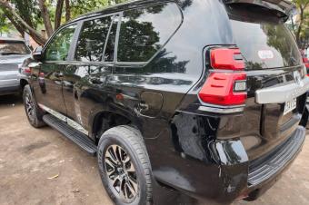 Prado TXL  2012 modifier 2020 Volant gauche  Full option Autom  Essence 2TR 4x4  Climatiser 7 places  27.000 dernier prix  Localisation kasavubu  Offre direct 1