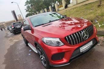 Mercedes AMG GLE43              Anne 2019 Automatique essence  6 cylindres biturbo Intrieur cuire  Full option  Panoramique  Faible kilomtrage  Plaque rcente BT   Prix 