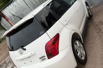 TOYOTA IST SANS PLAQUE  VENDRE 