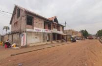 Parcelle dotée d'un immeuble de R+1 en vente à Bibwa Commune de la N'sele mediacongo