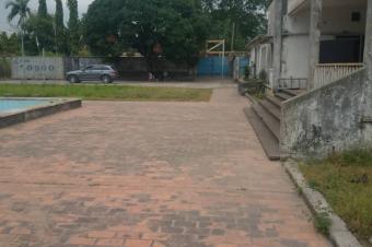 NGALIEMABINZA PIGEON  MORCELLEMENT DE PLUSIEURS TERRAINS DISPONIBLE SUR LAVENUE KANANGA  12mx25m soit 300 mtres carrs. 