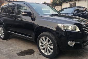 Toyota vanguard 2016 sans plaque essence automatique 4cylinder kilomtrage 8250 camera de recul 3 banquette Prix 13000 a discuter