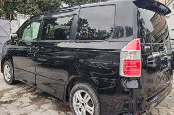 TOYOTA NOHA A VENDRE  KINSHASA 