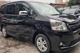 TOYOTA NOHA A VENDRE  KINSHASA 