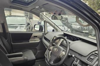 TOYOTA NOHA A VENDRE  KINSHASA 