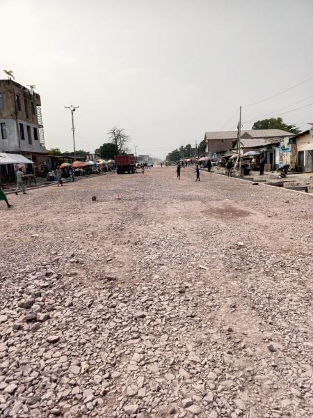 Vente parcelle type locataires  Ngiri ngiri non loin du macadam